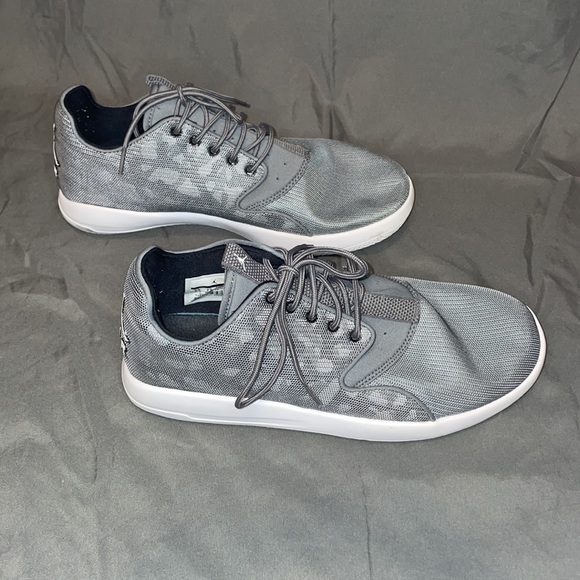 Size 8.5 Men’s Air Jordan Athletic Shoes Sneakers - Picture 4 of 6